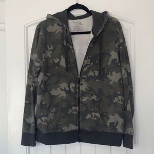 Time and Tru Camouflage Zip-Up Hoodie size XL